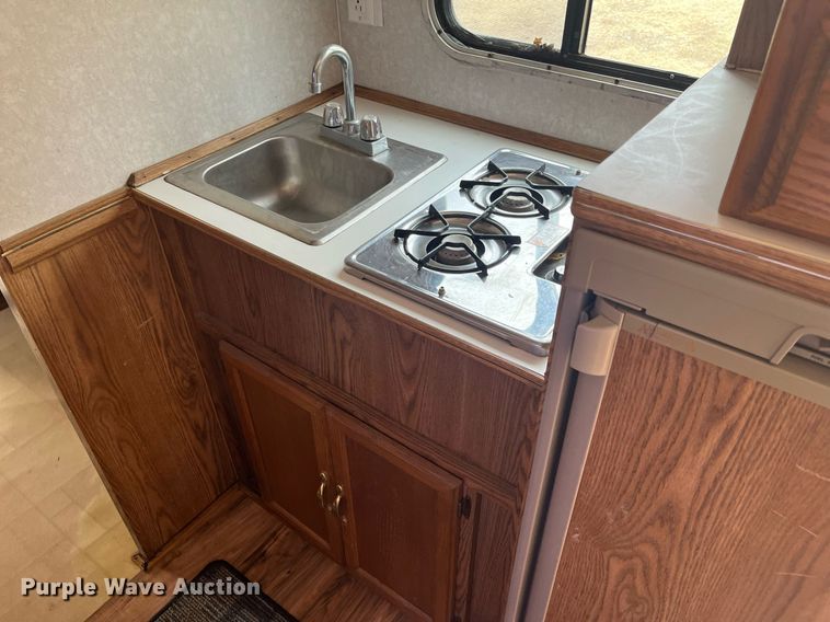 image for item DQ4089 1998 Cherokee Industries  livestock trailer