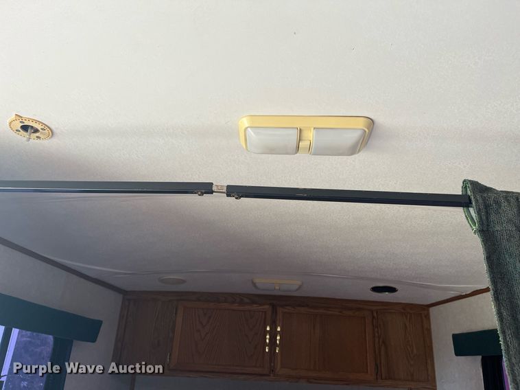 image for item DQ4089 1998 Cherokee Industries  livestock trailer