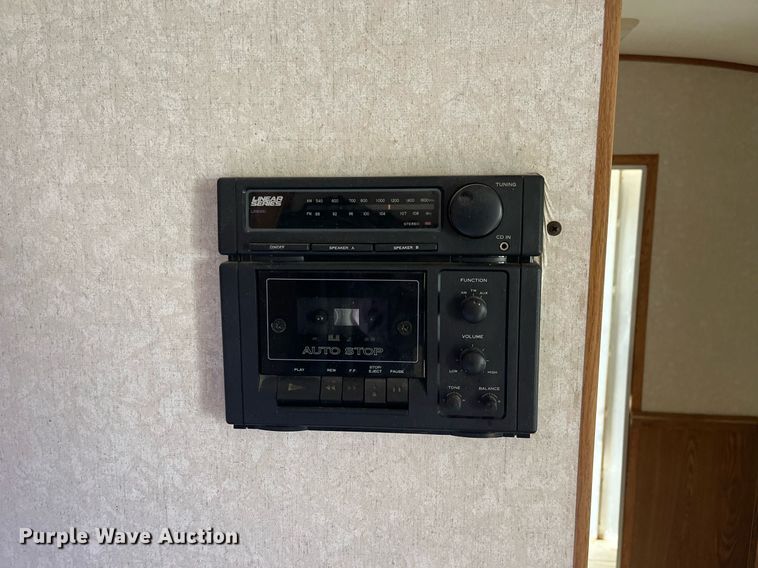 image for item DQ4089 1998 Cherokee Industries  livestock trailer