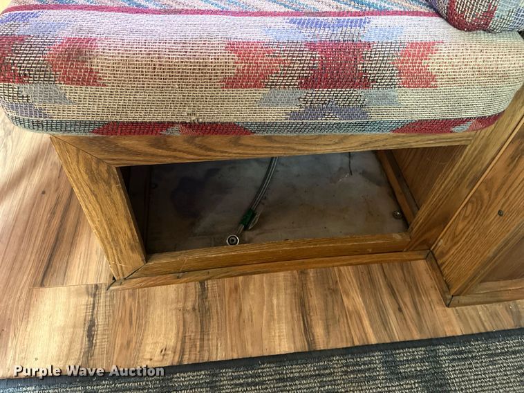 image for item DQ4089 1998 Cherokee Industries  livestock trailer