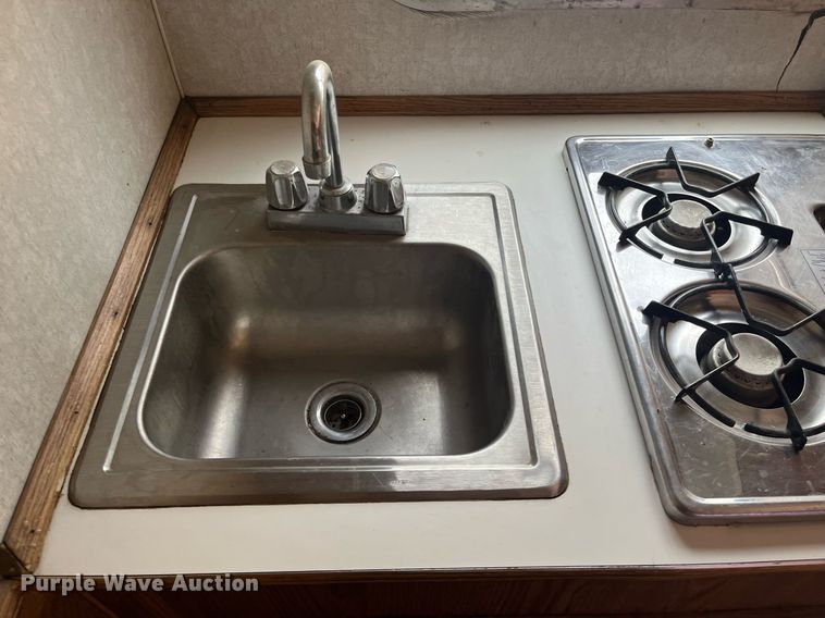 image for item DQ4089 1998 Cherokee Industries  livestock trailer