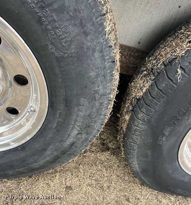 image for item DQ4089 1998 Cherokee Industries  livestock trailer