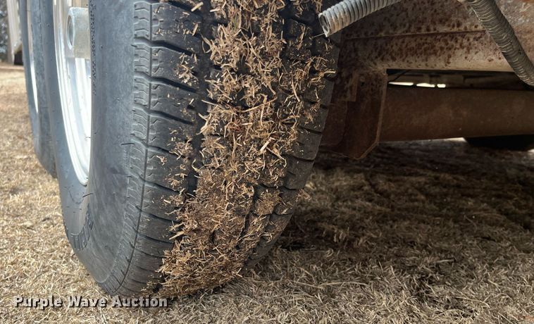 image for item DQ4089 1998 Cherokee Industries  livestock trailer