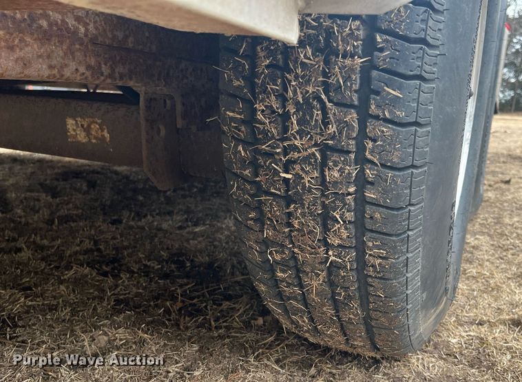 image for item DQ4089 1998 Cherokee Industries  livestock trailer