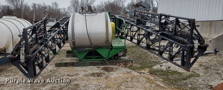 image for item DR8175 John Deere  sprayer boom attachment
