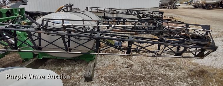image for item DR8175 John Deere  sprayer boom attachment