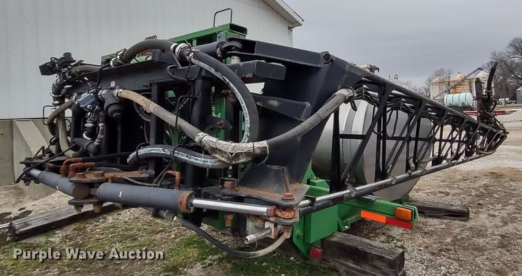 image for item DR8175 John Deere  sprayer boom attachment