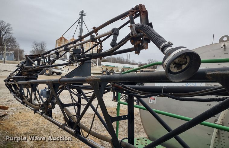 image for item DR8175 John Deere  sprayer boom attachment