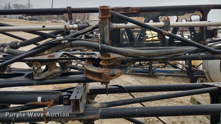 image for item DR8175 John Deere  sprayer boom attachment