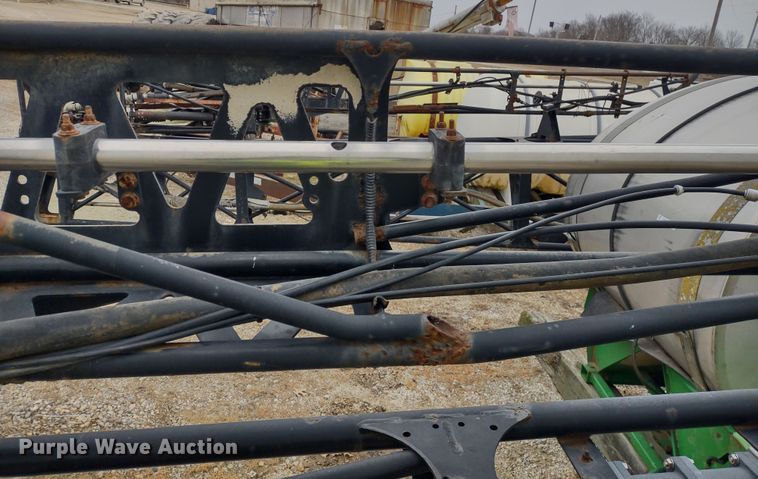 image for item DR8175 John Deere  sprayer boom attachment