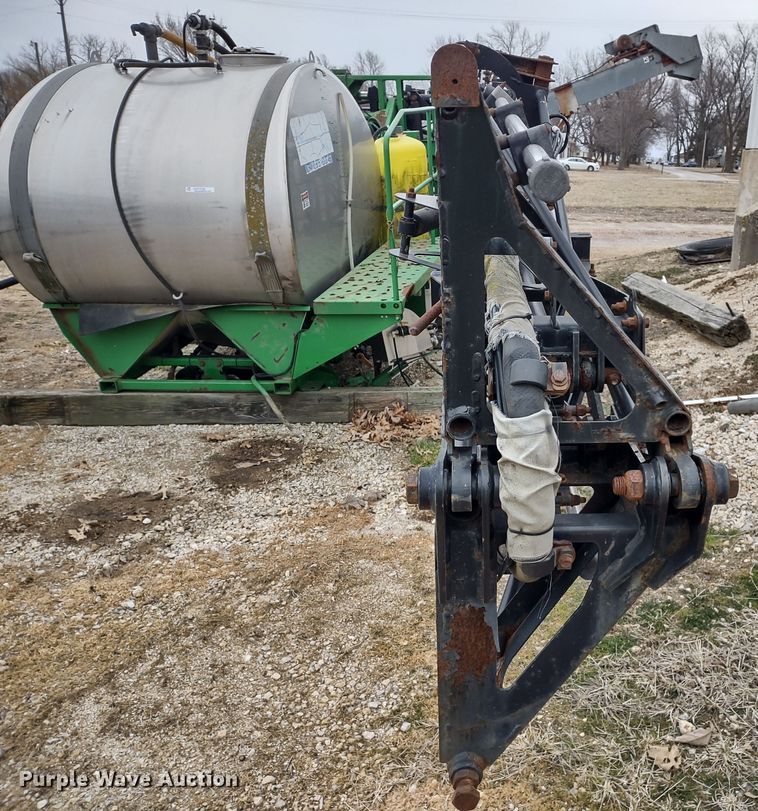 image for item DR8175 John Deere  sprayer boom attachment