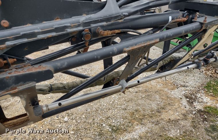 image for item DR8175 John Deere  sprayer boom attachment