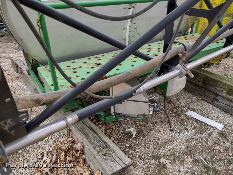 image for item DR8175 John Deere  sprayer boom attachment