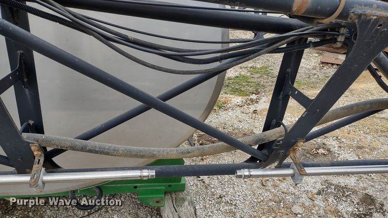 image for item DR8175 John Deere  sprayer boom attachment