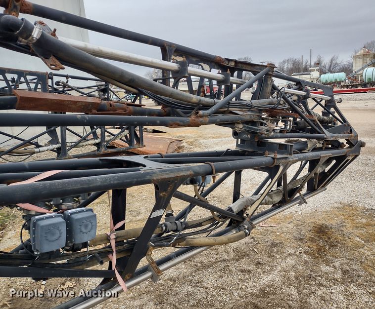 image for item DR8175 John Deere  sprayer boom attachment