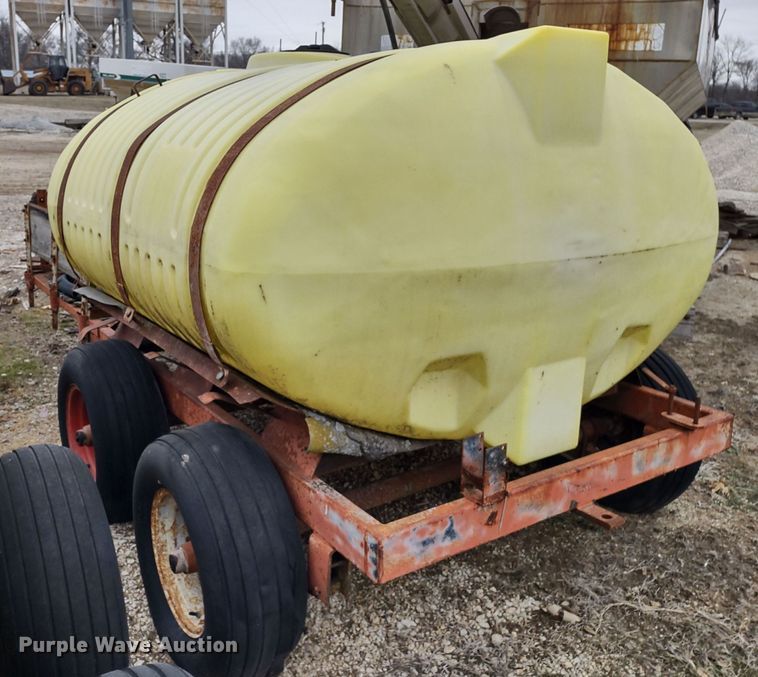 image for item DR8176 Nurse tank trailer