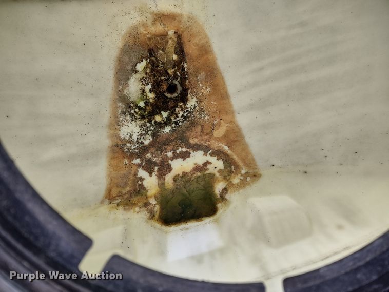 image for item DR8176 Nurse tank trailer