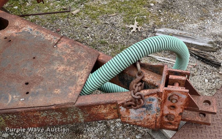 image for item DR8176 Nurse tank trailer