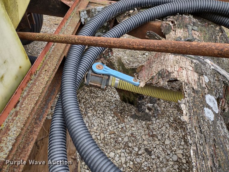 image for item DR8176 Nurse tank trailer