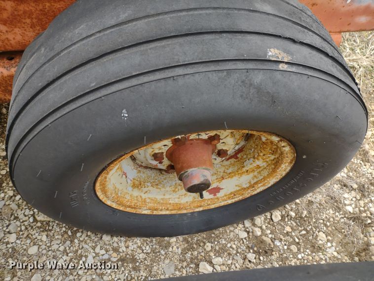 image for item DR8176 Nurse tank trailer