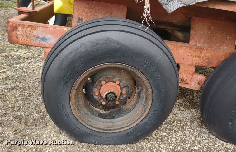 image for item DR8176 Nurse tank trailer