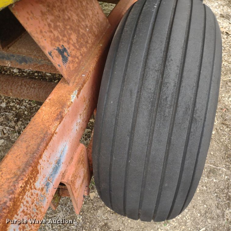 image for item DR8176 Nurse tank trailer