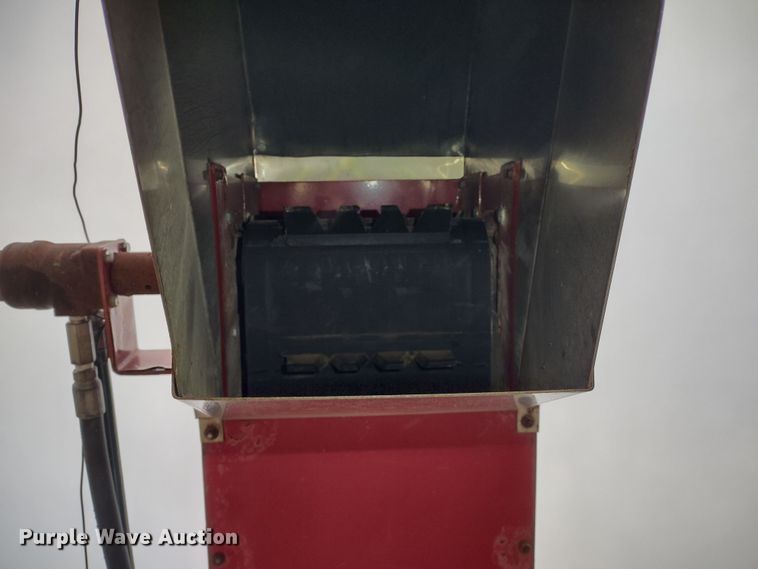 image for item DR8178 Wilmar Load Runner 10  seed tender bed