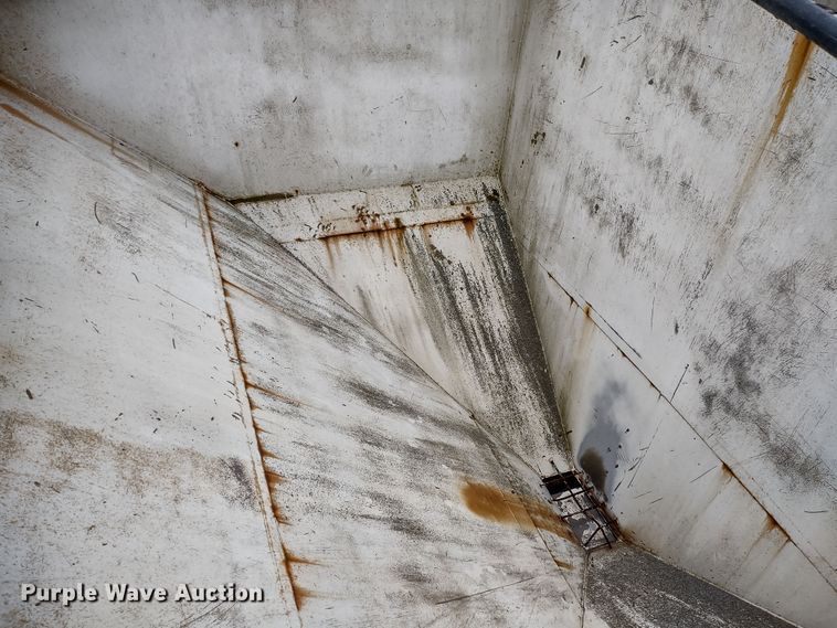 image for item DR8178 Wilmar Load Runner 10  seed tender bed