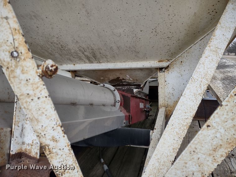 image for item DR8178 Wilmar Load Runner 10  seed tender bed