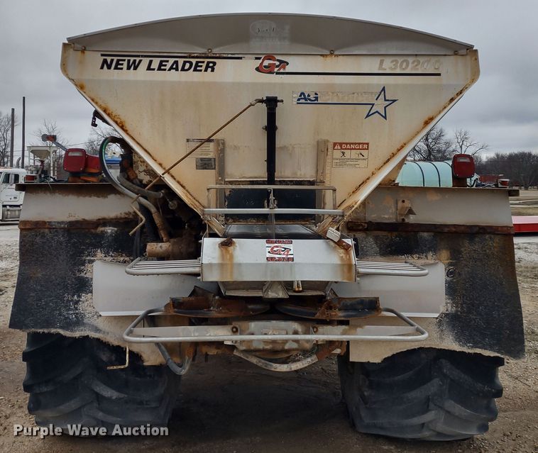 image for item DR8217 2004 International 7400  applicator truck