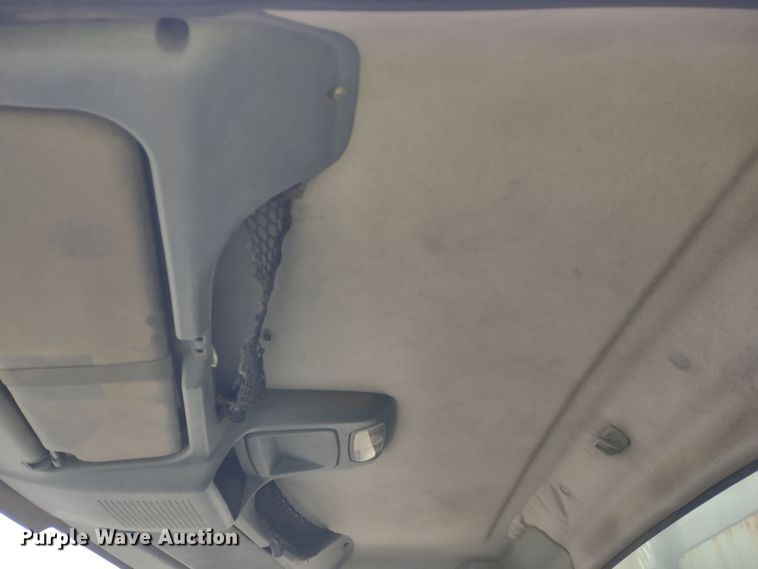 image for item DR8217 2004 International 7400  applicator truck