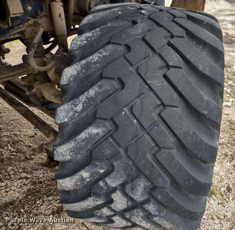 image for item DR8217 2004 International 7400  applicator truck