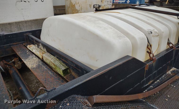 image for item DR8221 1998 Willten ST340  sprayer trailer