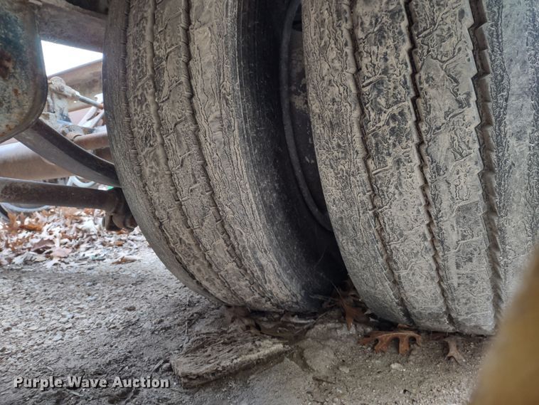 image for item DR8221 1998 Willten ST340  sprayer trailer