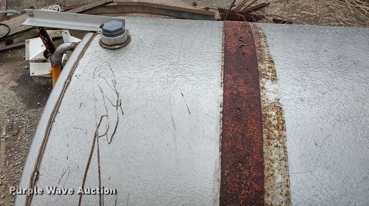 image for item DR8222 Vistron  tank trailer