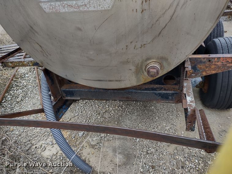 image for item DR8222 Vistron  tank trailer