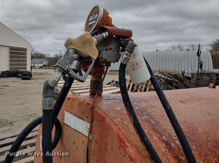 image for item DR8223 Fuel trailer