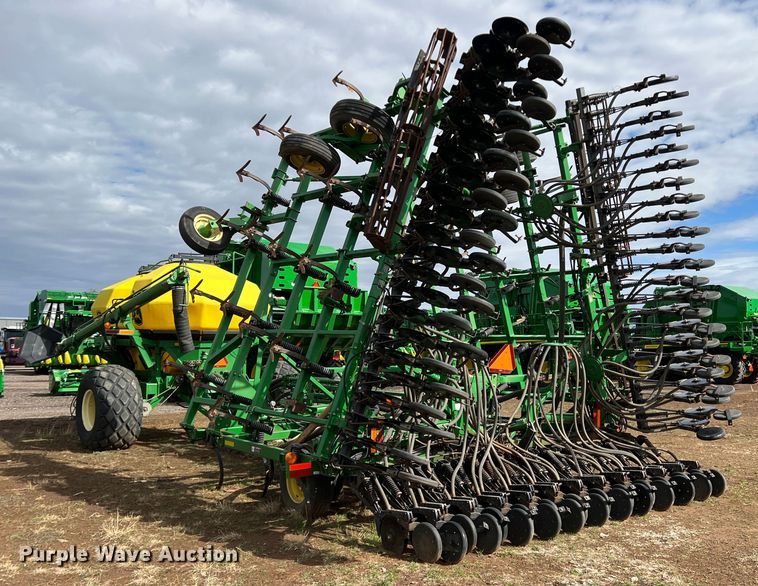 image for item DS2753 2004 John Deere 730  air seeder