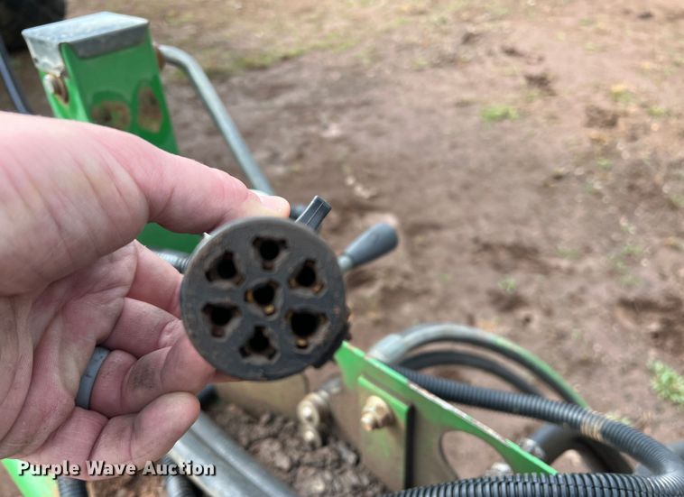 image for item DS2753 2004 John Deere 730  air seeder