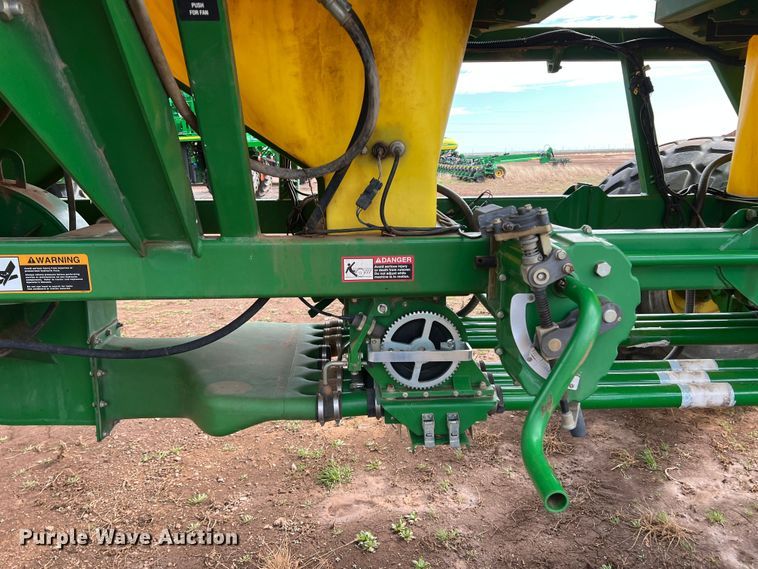 image for item DS2753 2004 John Deere 730  air seeder