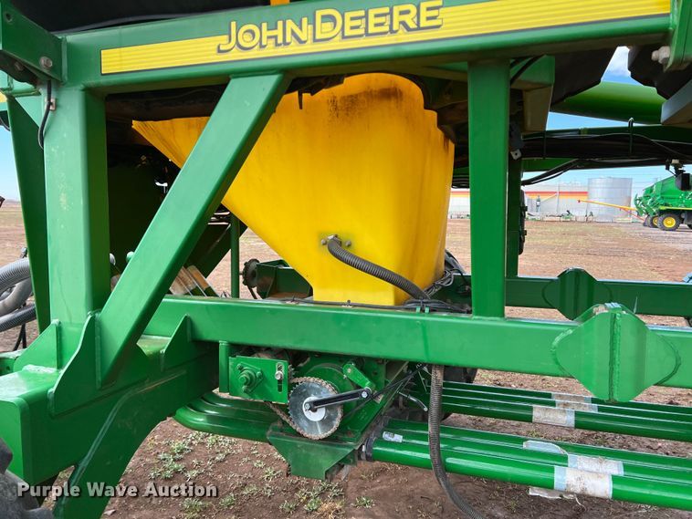 image for item DS2753 2004 John Deere 730  air seeder