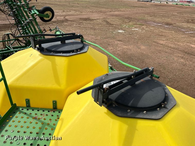 image for item DS2753 2004 John Deere 730  air seeder