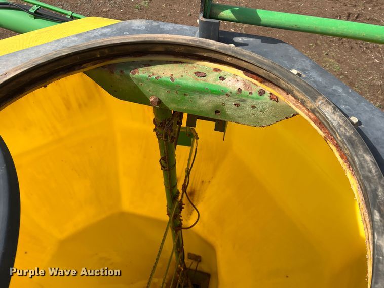 image for item DS2753 2004 John Deere 730  air seeder