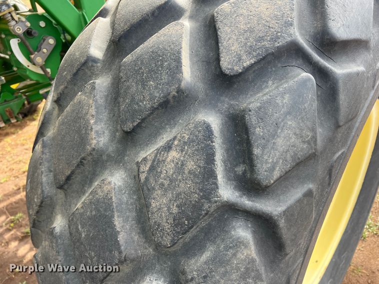 image for item DS2753 2004 John Deere 730  air seeder