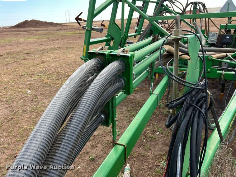 image for item DS2753 2004 John Deere 730  air seeder