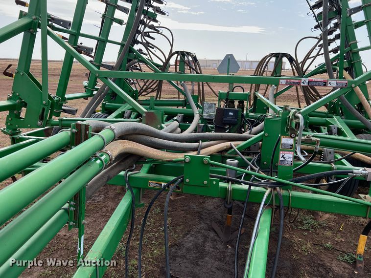 image for item DS2753 2004 John Deere 730  air seeder