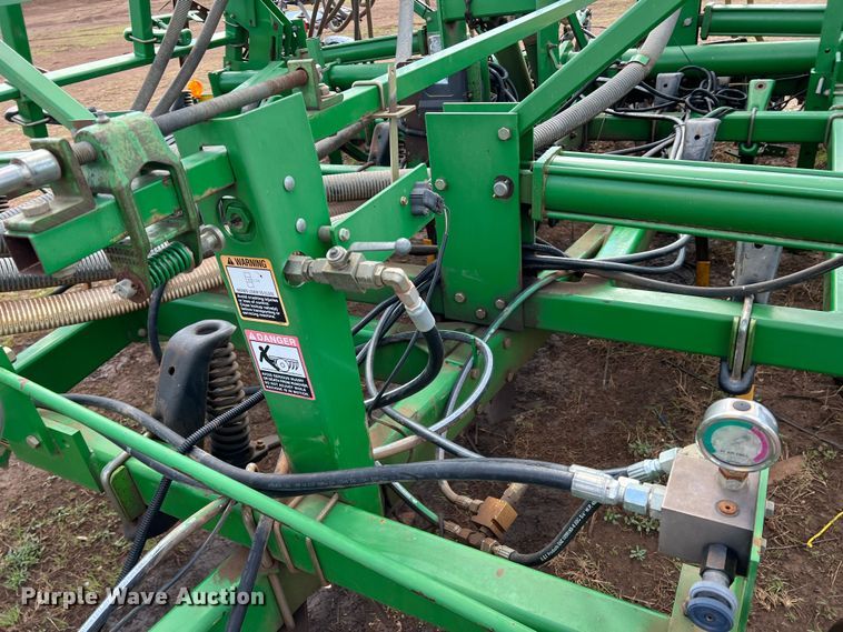 image for item DS2753 2004 John Deere 730  air seeder