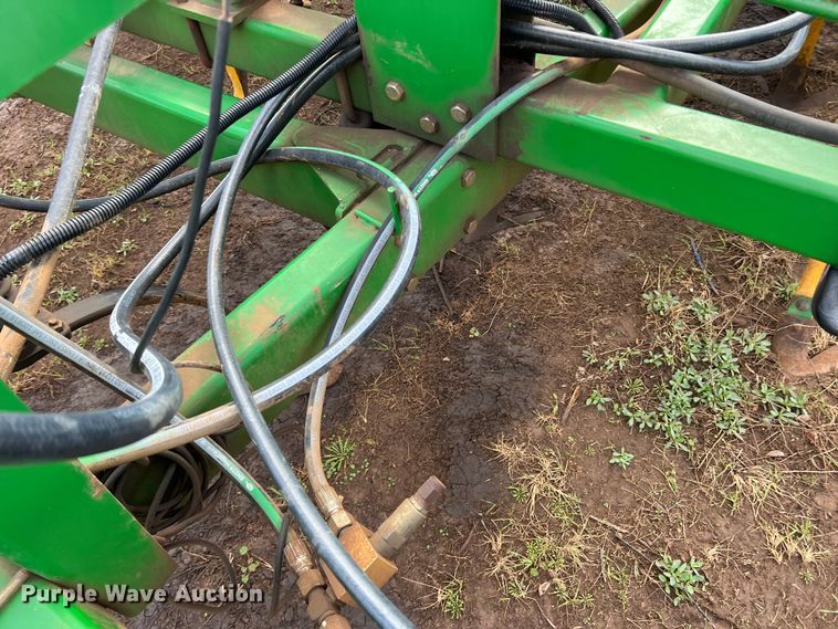 image for item DS2753 2004 John Deere 730  air seeder