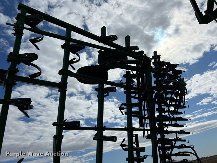 image for item DS2753 2004 John Deere 730  air seeder