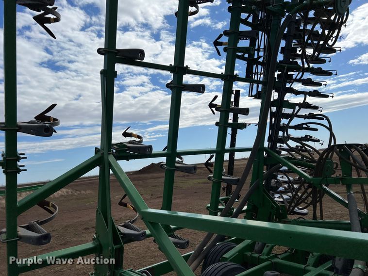 image for item DS2753 2004 John Deere 730  air seeder